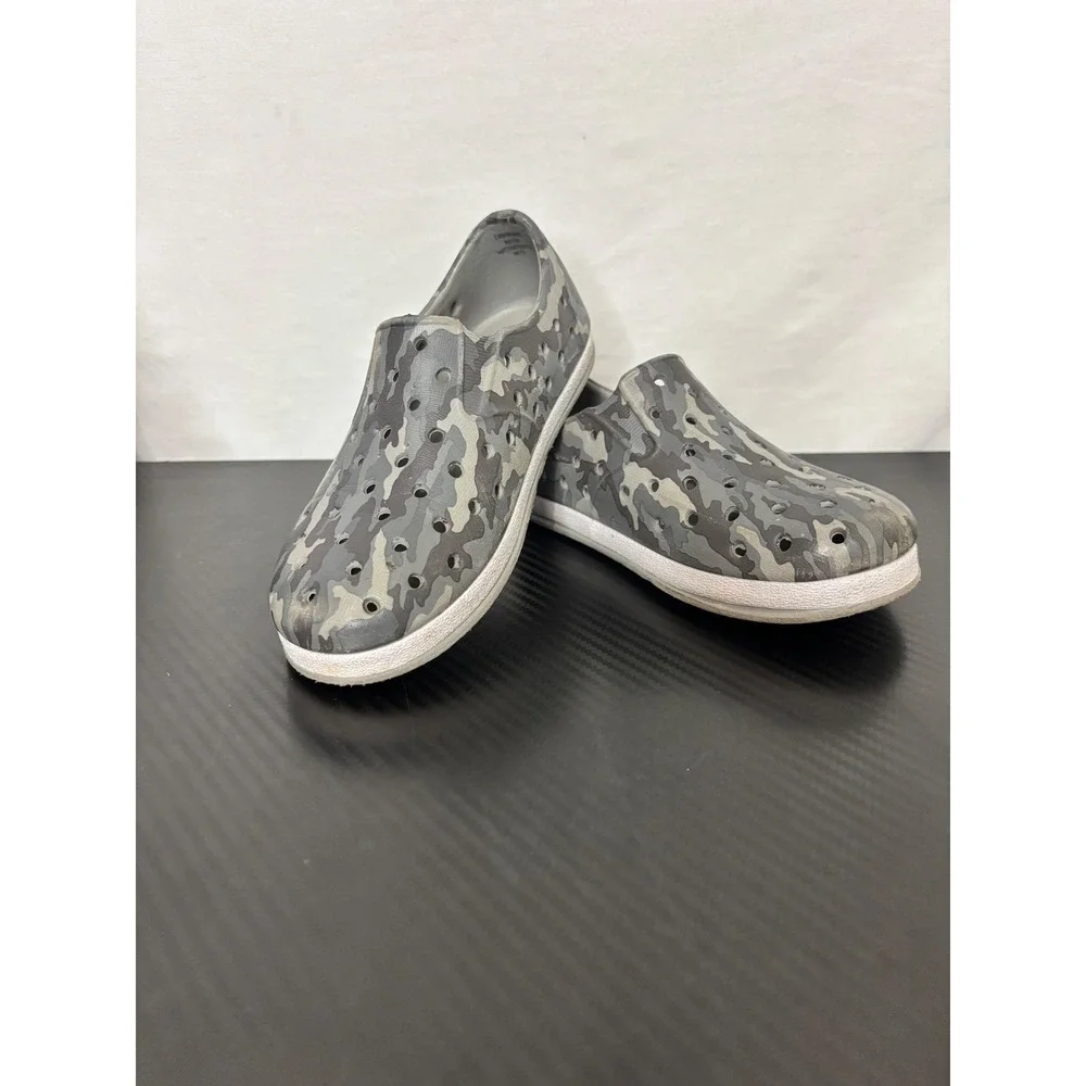 Cat & Jack Kids Grey Camo Slip On Water Shoes Perforated Clogs Size 10